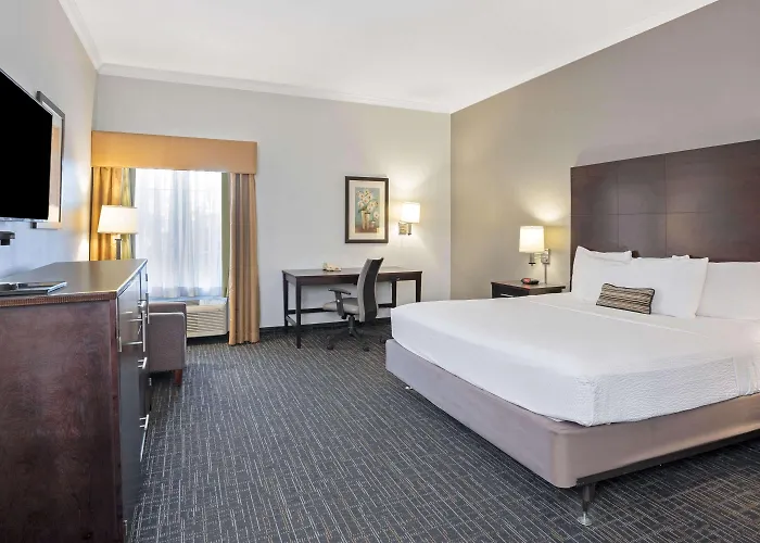 King Suite Mobility accessible